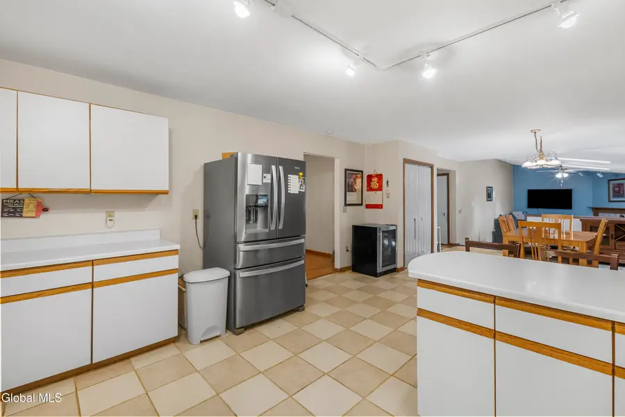 102 Old Coach Road, Clifton Park, NY 12065 - #3