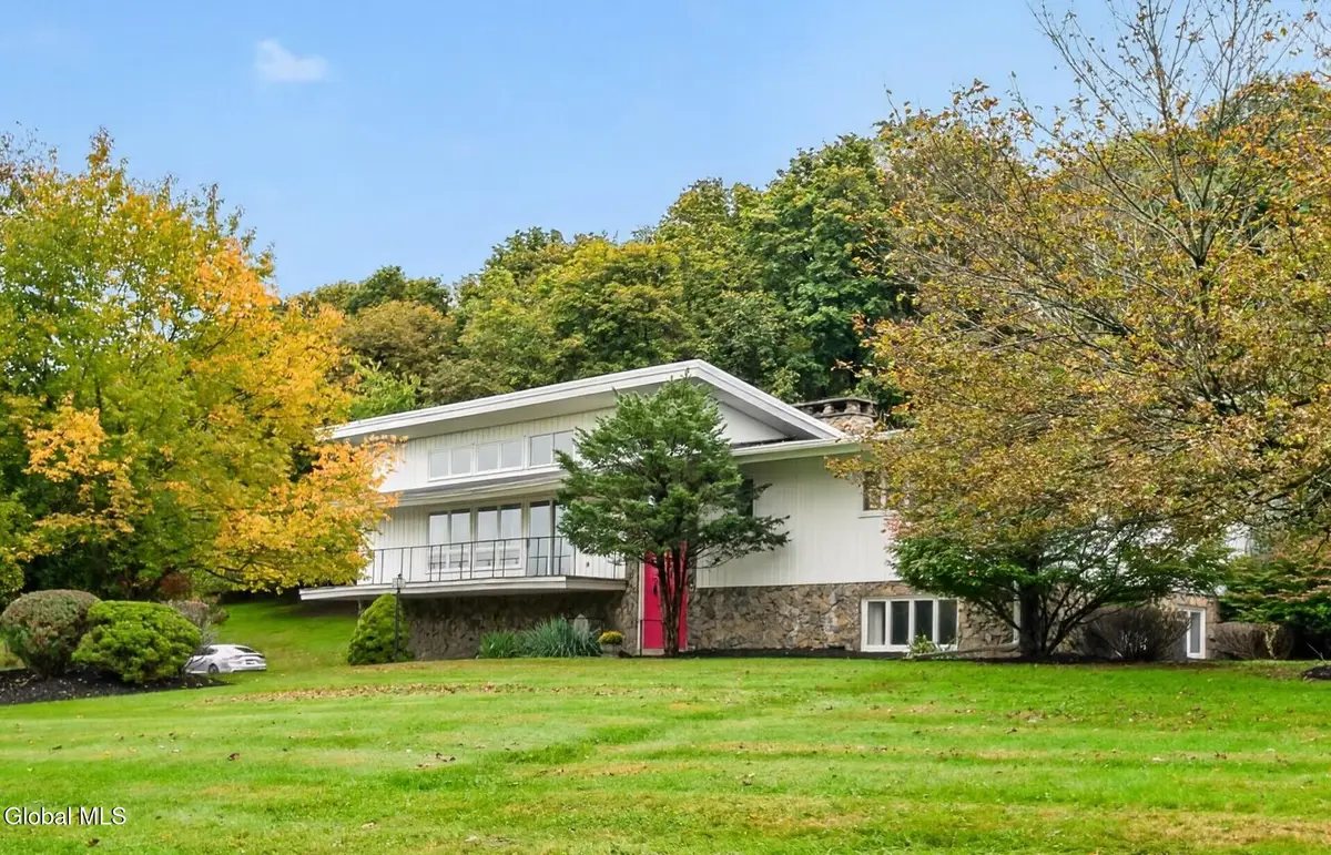 24 Oriel Lane, Hampton Manor, NY 12144 - #1