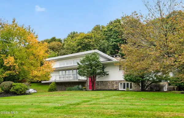 24 Oriel Lane, East Greenbush, NY 12144