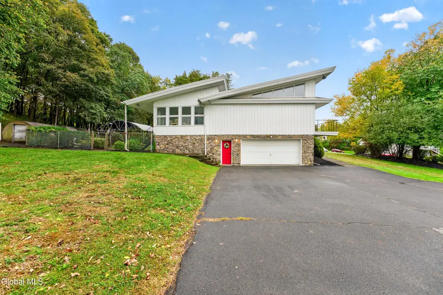 24 Oriel Lane, Hampton Manor, NY 12144 - #2