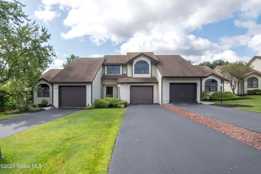 4 Surrey Hill Drive, Latham, NY 12110 - #2