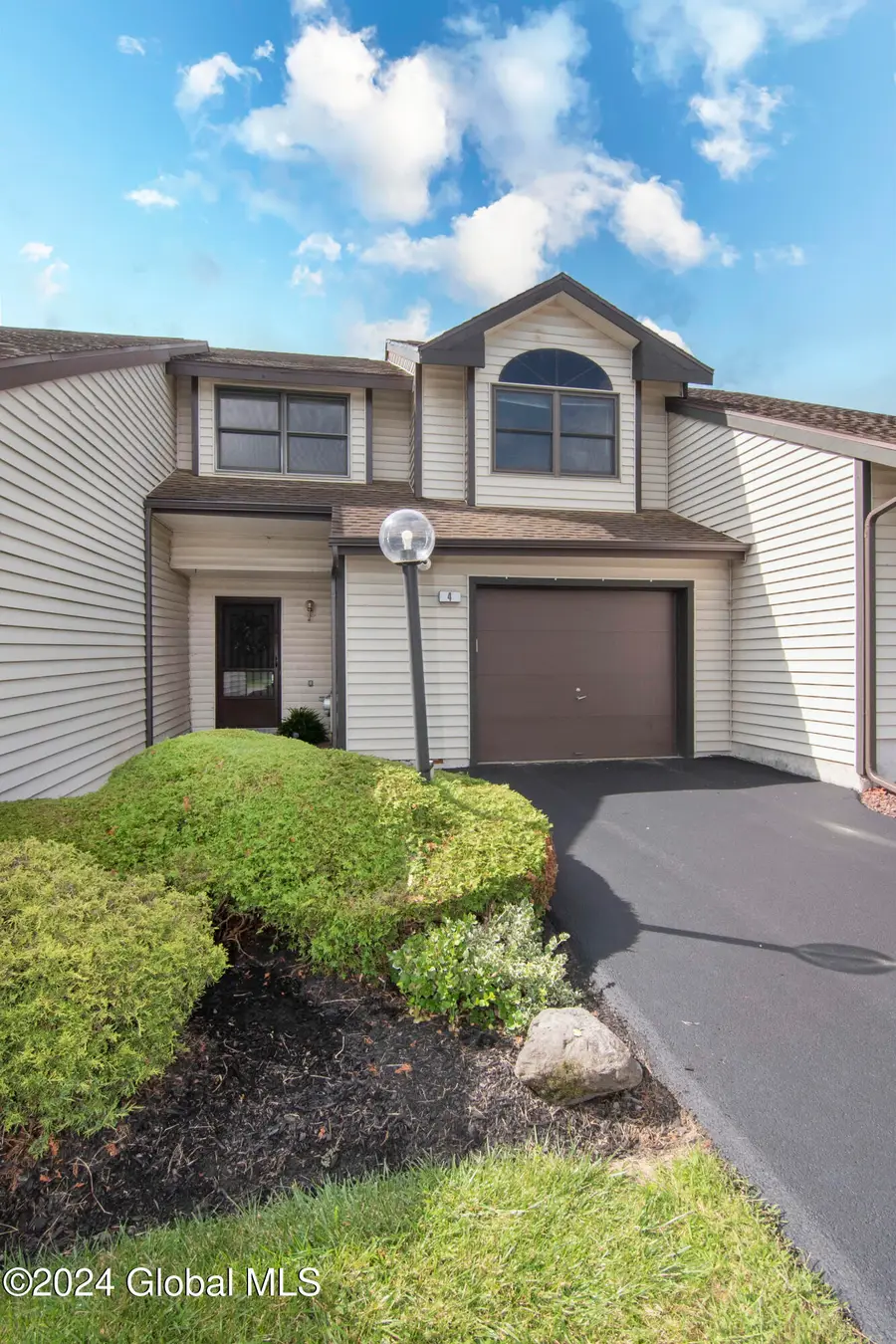 4 Surrey Hill Drive, Latham, NY 12110 - #3