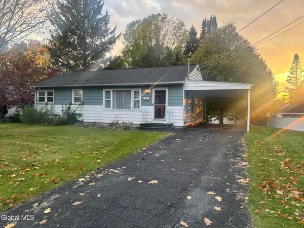 28 Jefferson Avenue, East Greenbush, NY 12144