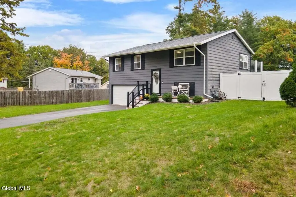 4 White Birch Path, Saratoga Springs, NY 12866 - #1