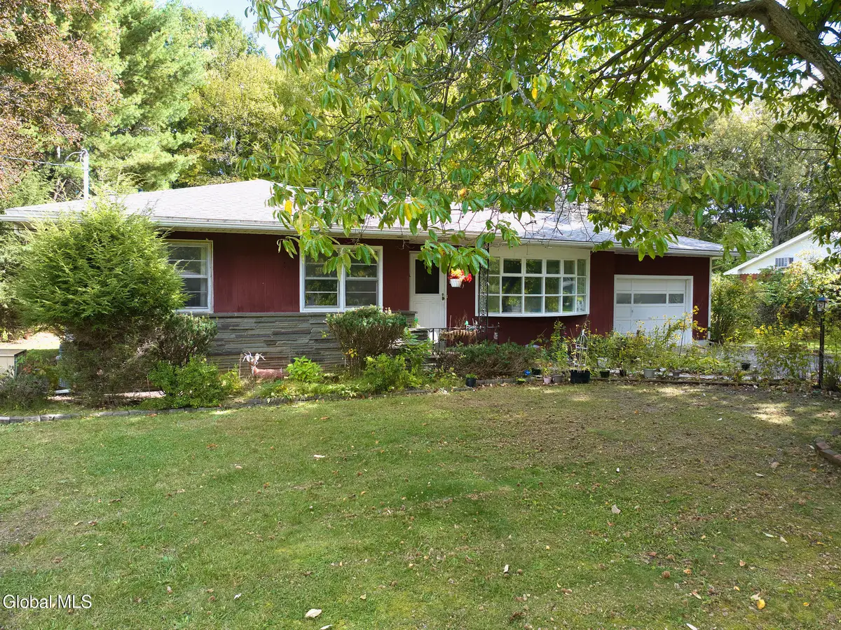 38 E Wiggand Drive, Glenmont, NY 12077 - #1