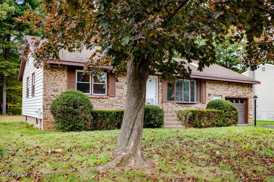 11 Melissa Court, Colonie, NY 12205 - #2