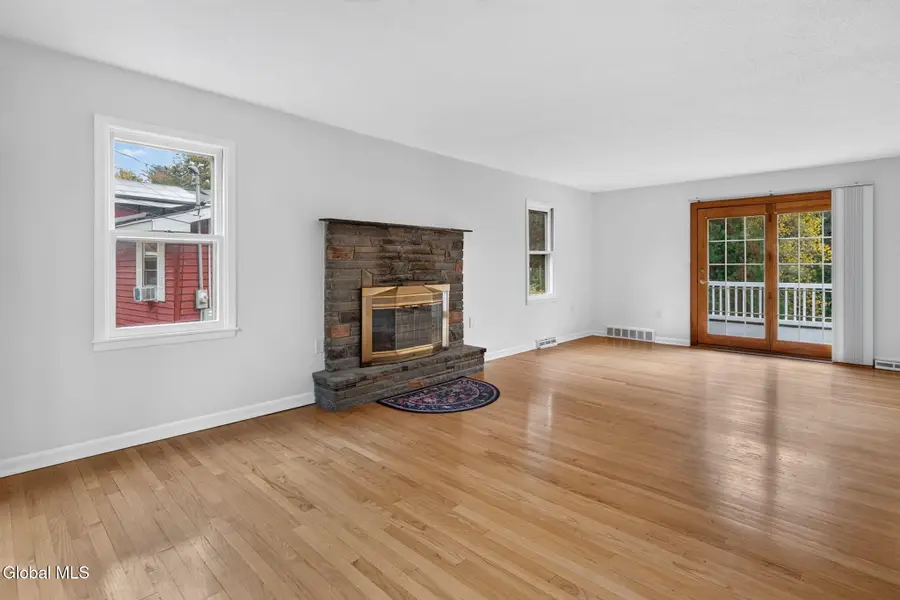 13 Farmingdale Road, Latham, NY 12110 - #3