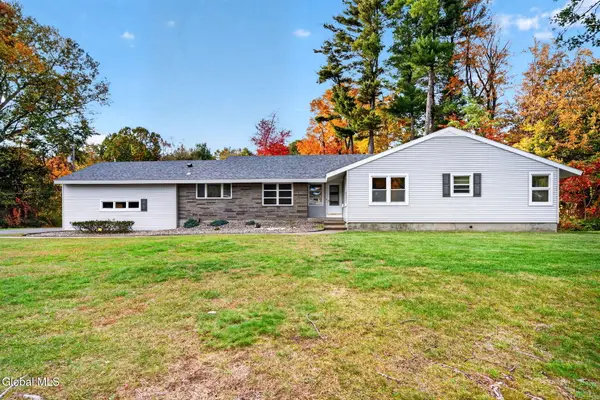 36 Brookwood Drive, Colonie, NY 12110