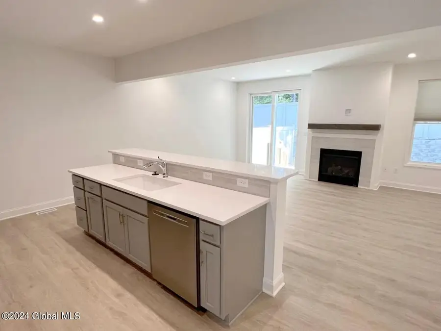 24 Landon Lane, Malta, NY 12020 - #3