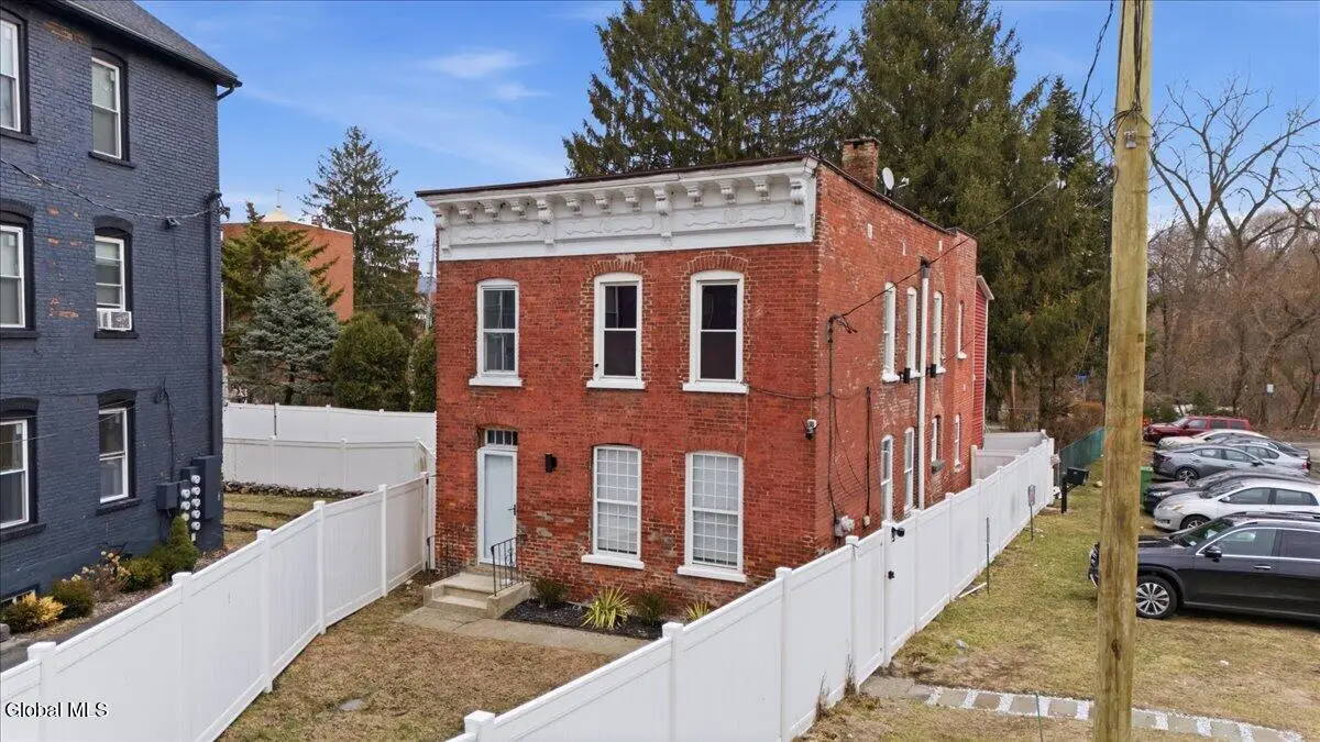 5 Short Street, Cohoes, NY 12047 - #1