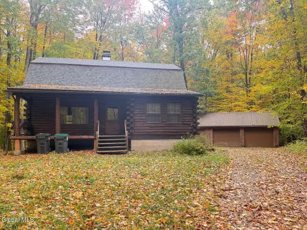 606 Mac Elroy Road, Clifton Park, NY 12019