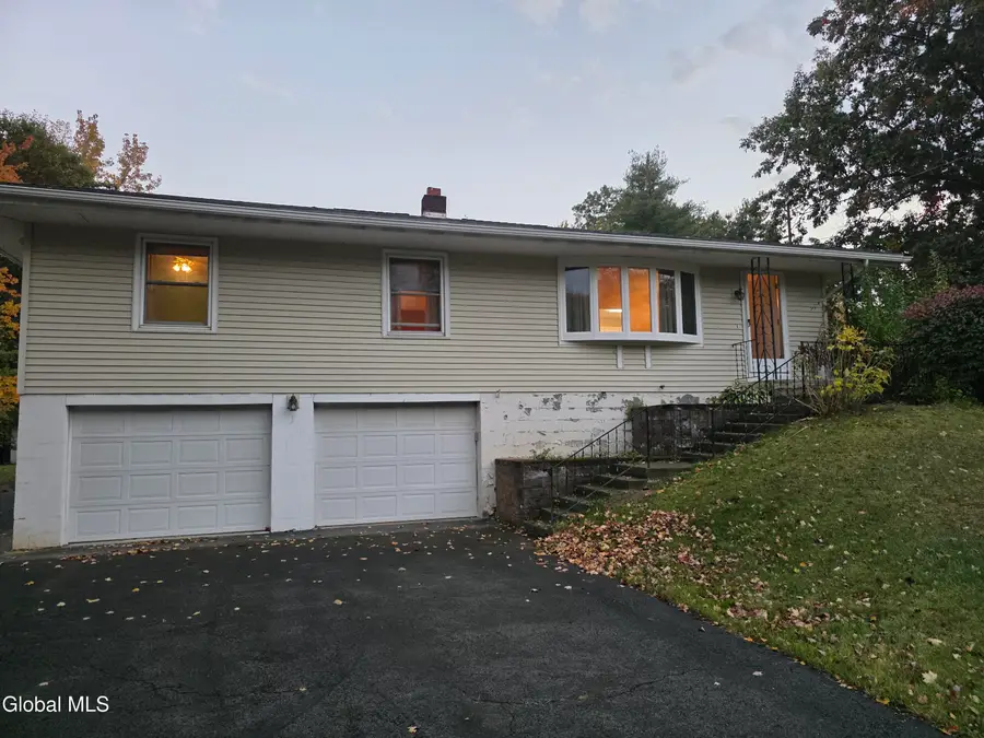 32 New Shaker Road, Colonie, NY 12205 - #2