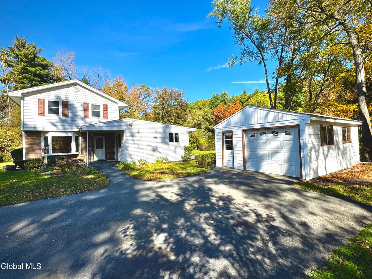 10 Village Street, North Greenbush, NY 12198 - #1