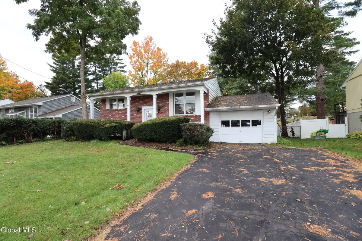 26 Vanderbilt Avenue, Saratoga Springs, NY 12866 - #1