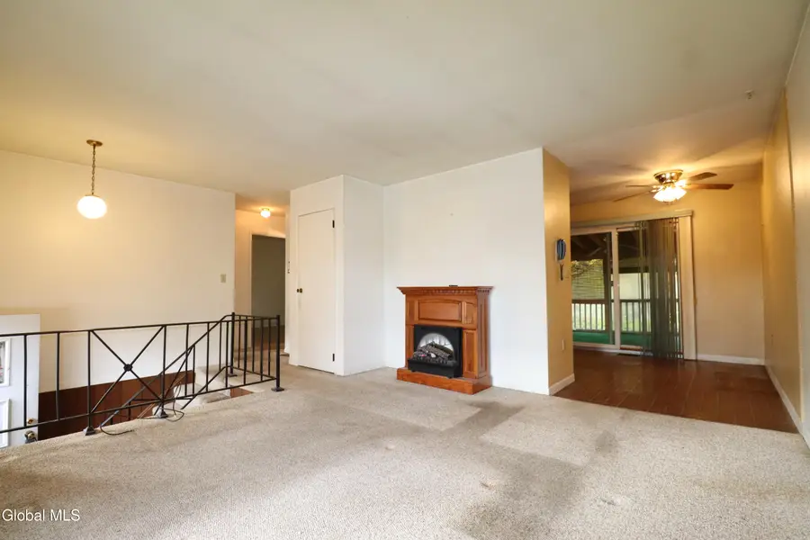 26 Vanderbilt Avenue, Saratoga Springs, NY 12866 - #3