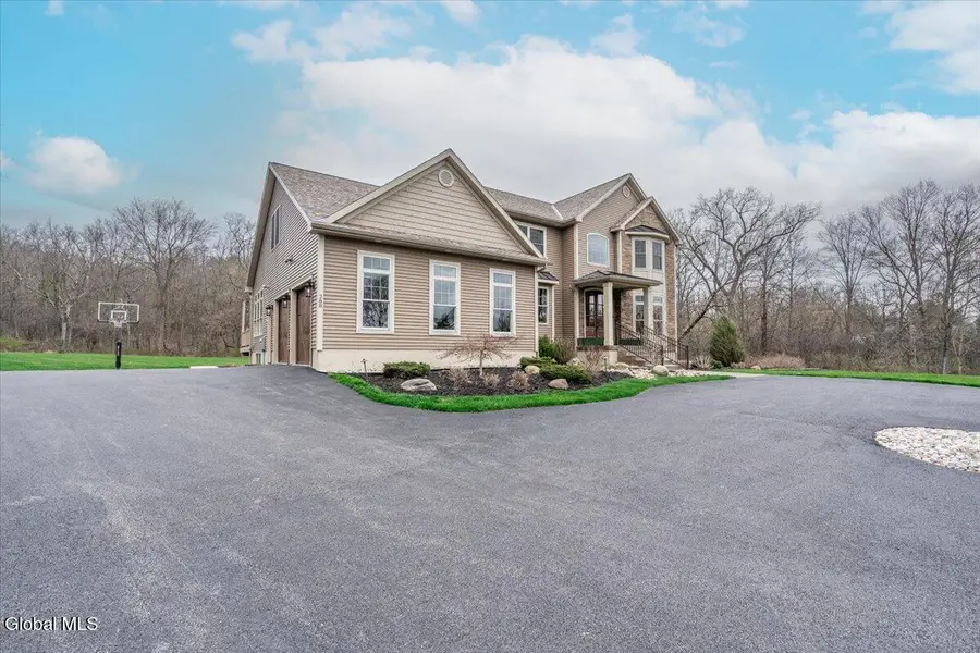 30 Eastpointe Drive, Saratoga Springs, NY 12866 - #2