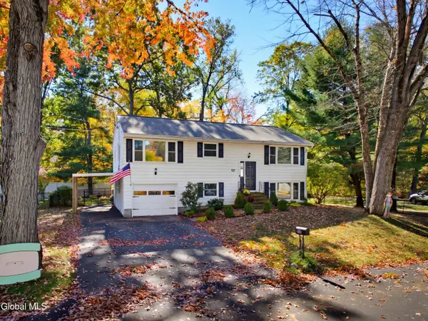 26 S Royal Drive, Colonie, NY 12205