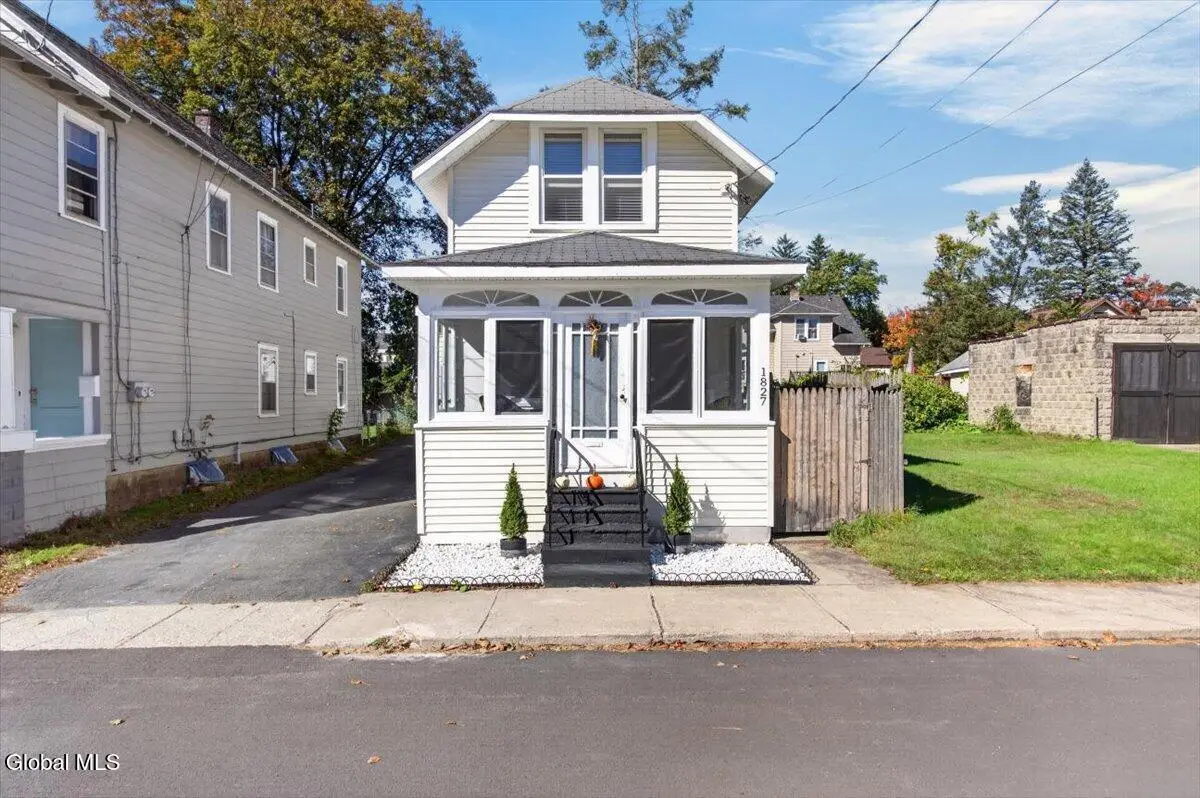 1827 8th Street, Rensselaer, NY 12144 - #1
