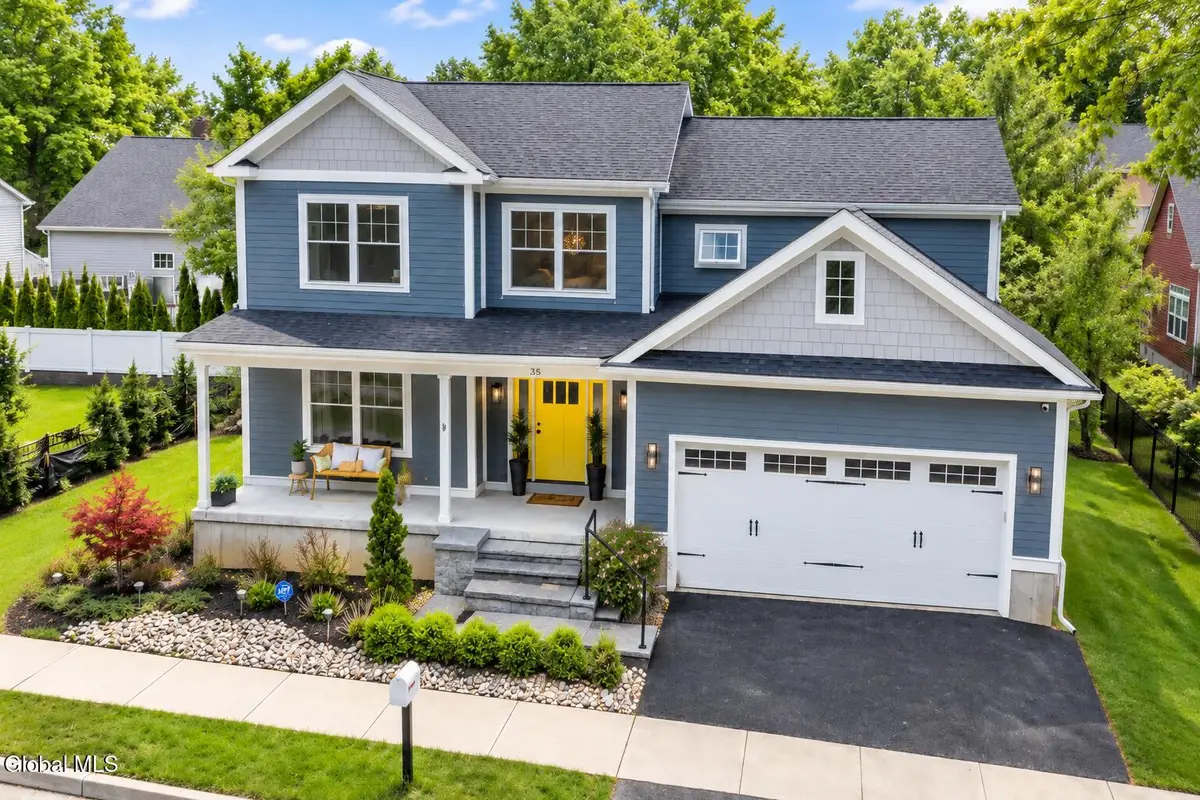 35 Chloes Way, Saratoga Springs, NY 12866 - #1