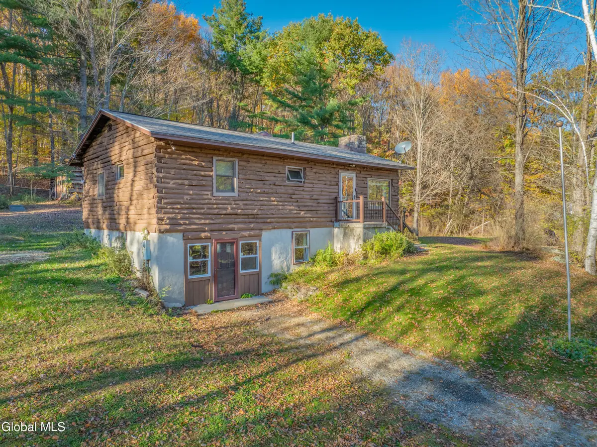 618 Chestnut Hill Road, Cambridge, NY 12816 - #1