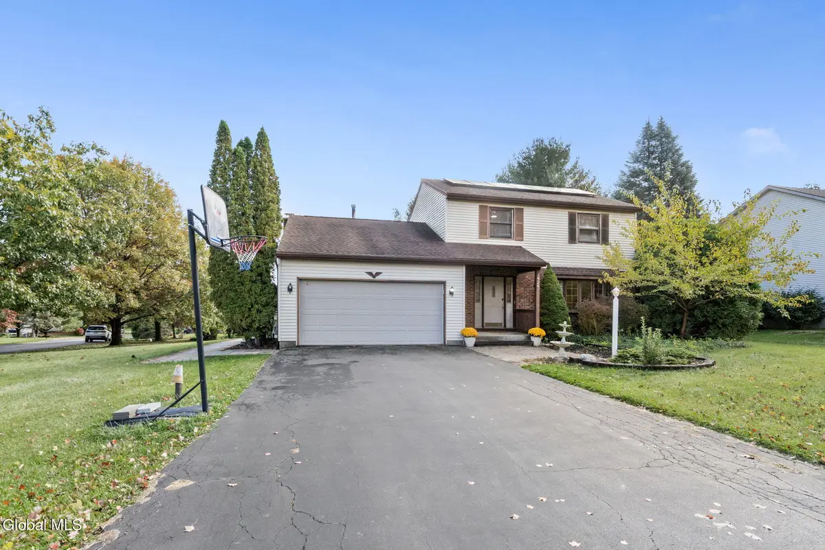 1424 Orlyn Drive, Niskayuna, NY 12309 - #1