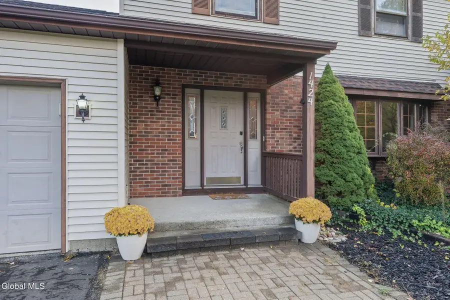 1424 Orlyn Drive, Niskayuna, NY 12309 - #3