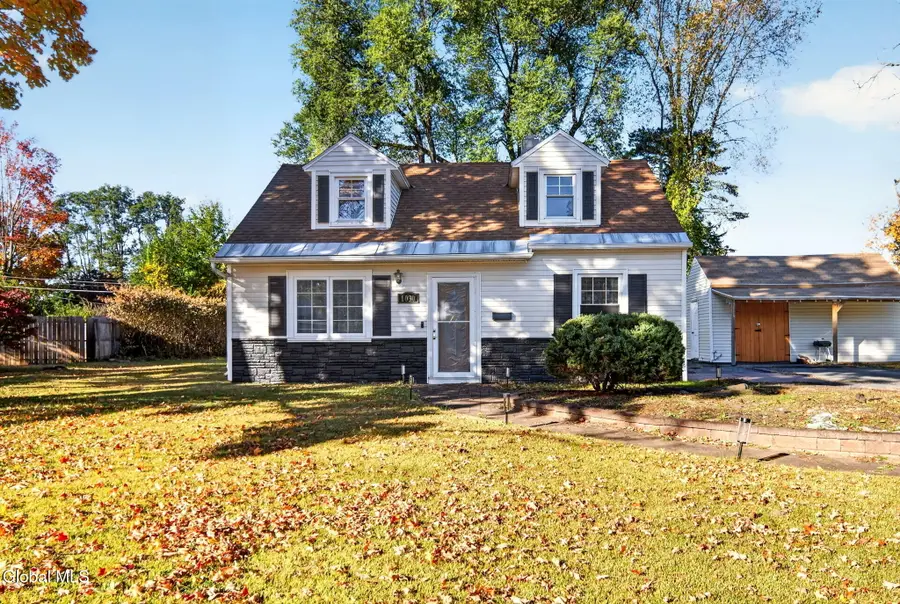 1030 Wayne Road, Rotterdam, NY 12303 - #2