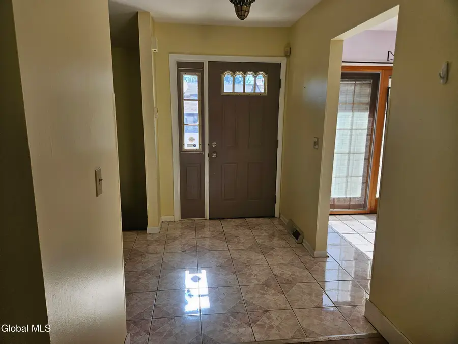 702 Huntington Court, East Greenbush, NY 12061 - #3
