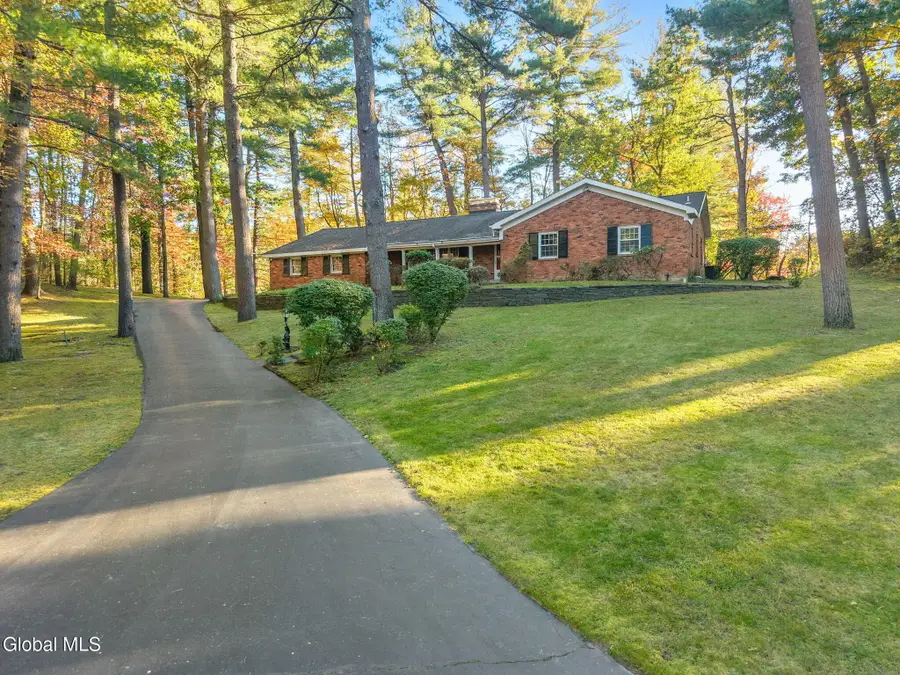 6 Pine Ridge Drive, Guilderland, NY 12084 - #2
