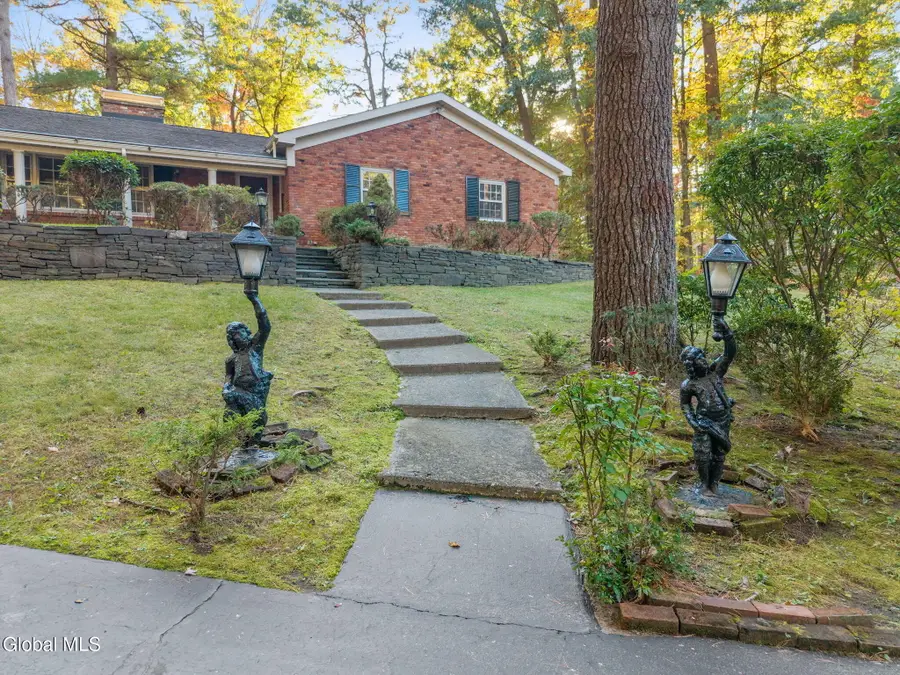6 Pine Ridge Drive, Guilderland, NY 12084 - #3