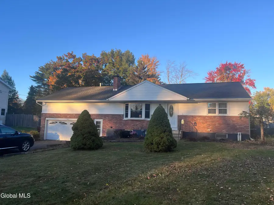 242 Pinewood Drive, Guilderland, NY 12303 - #2