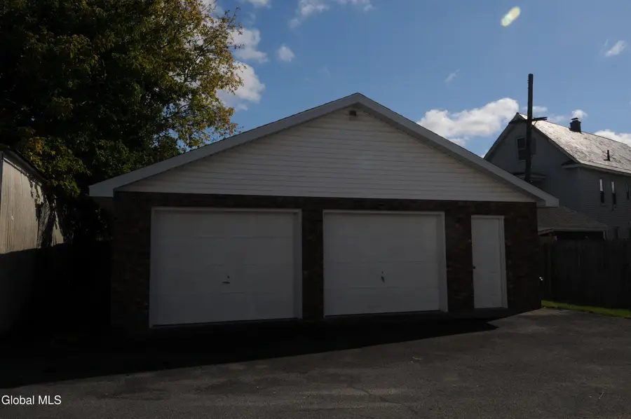 1114 Mcclellan Street, Schenectady, NY 12309 - #3