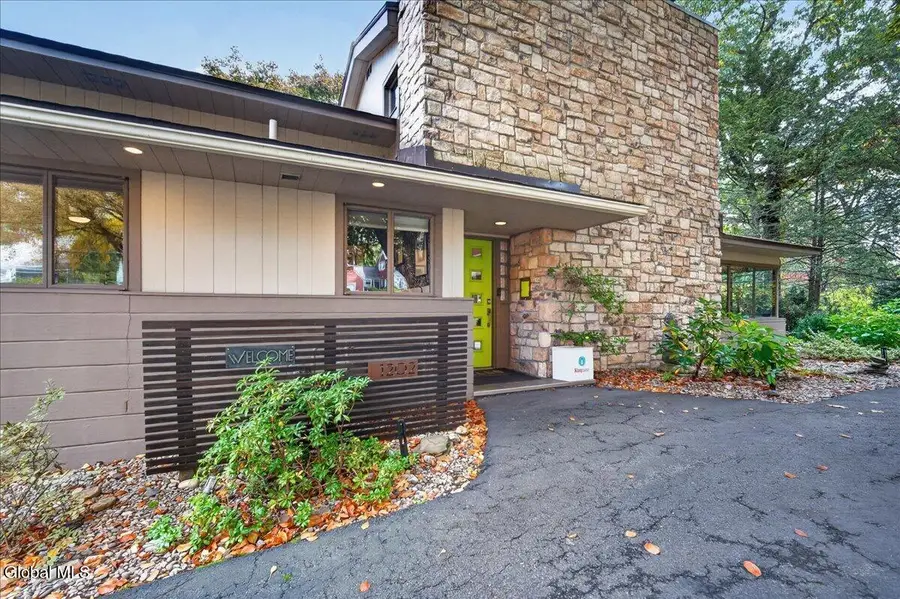 1202 Hedgewood Lane, Niskayuna, NY 12309 - #2
