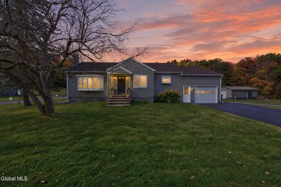 24 Midland Road, North Greenbush, NY 12180 - #3