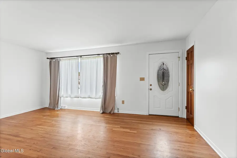 1012 Schuyler Avenue, Rotterdam, NY 12306 - #3