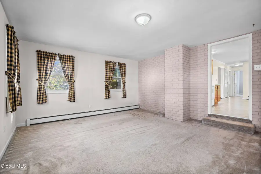 323 N 7th Avenue, Mechanicville, NY 12118 - #2