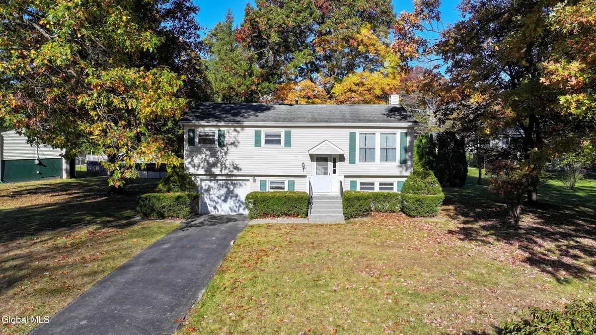 54 Walnut Drive, Clifton Park, NY 12065 - #1