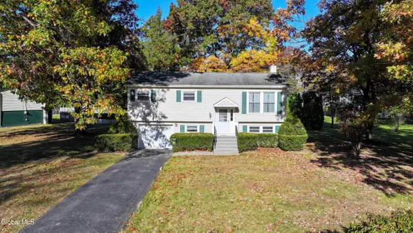 54 Walnut Drive, Clifton Park, NY 12065