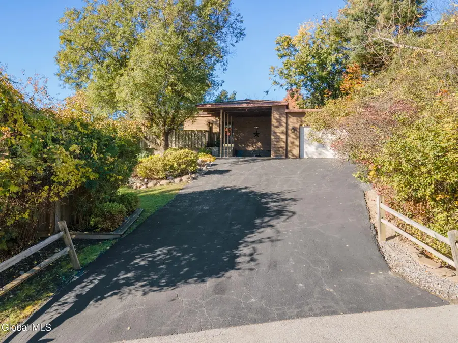 1627 Putnam Road, Rotterdam, NY 12306 - #2