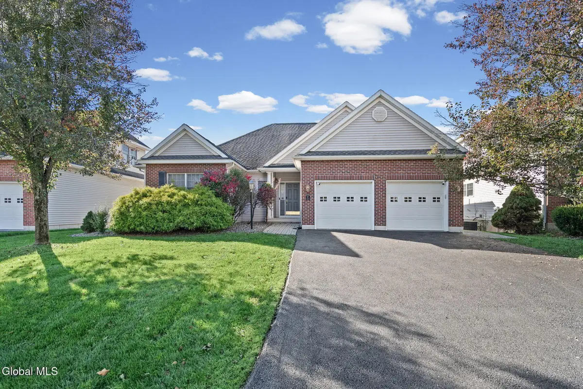 17 Conway Circle, Colonie, NY 12211 - #1