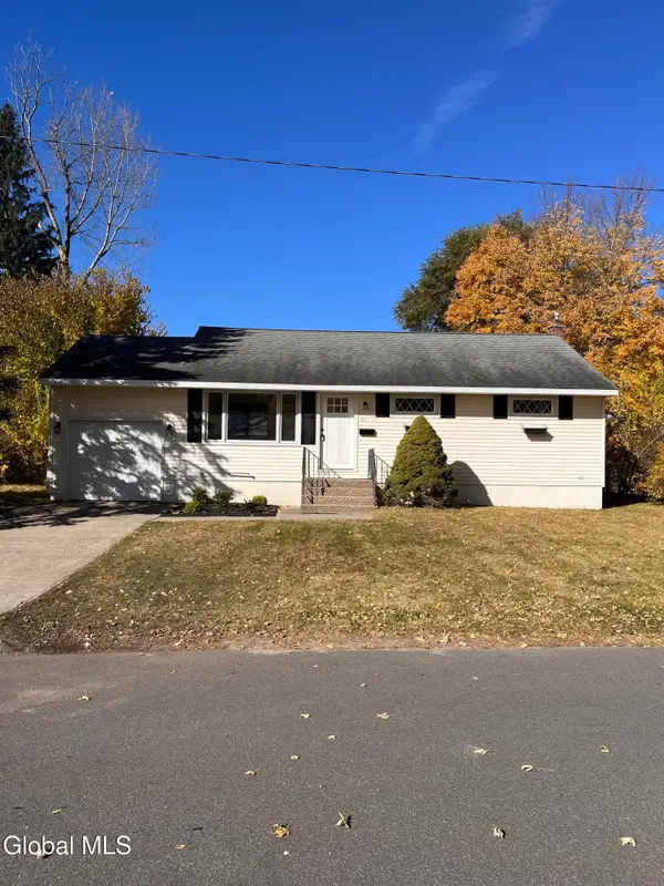 49 Tattersall Lane, Colonie, NY 12205