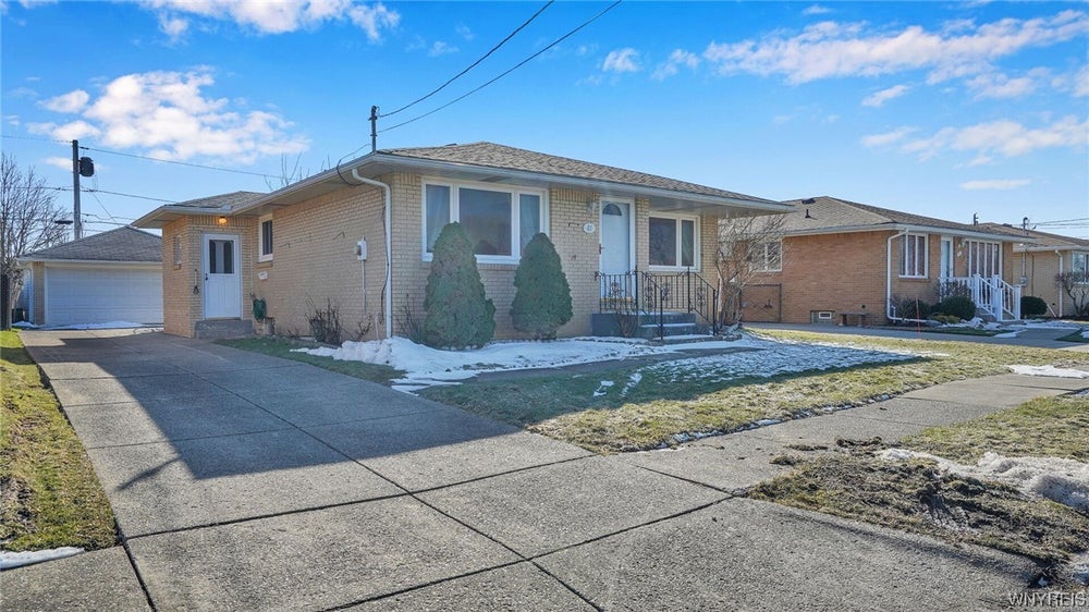 81 Barlow Avenue, Lackawanna, NY 14218 ERA