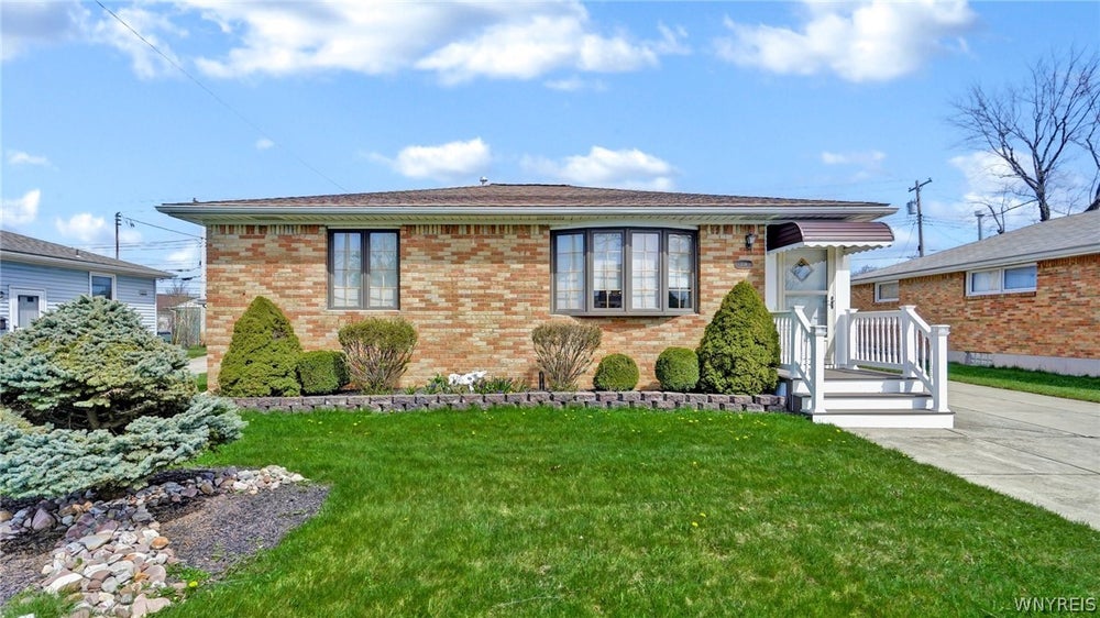 108 Morris Circle, Depew, NY 14043 ERA