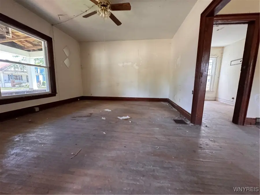 2401 Whitney Avenue, Niagara Falls, NY 14301 - Image #2