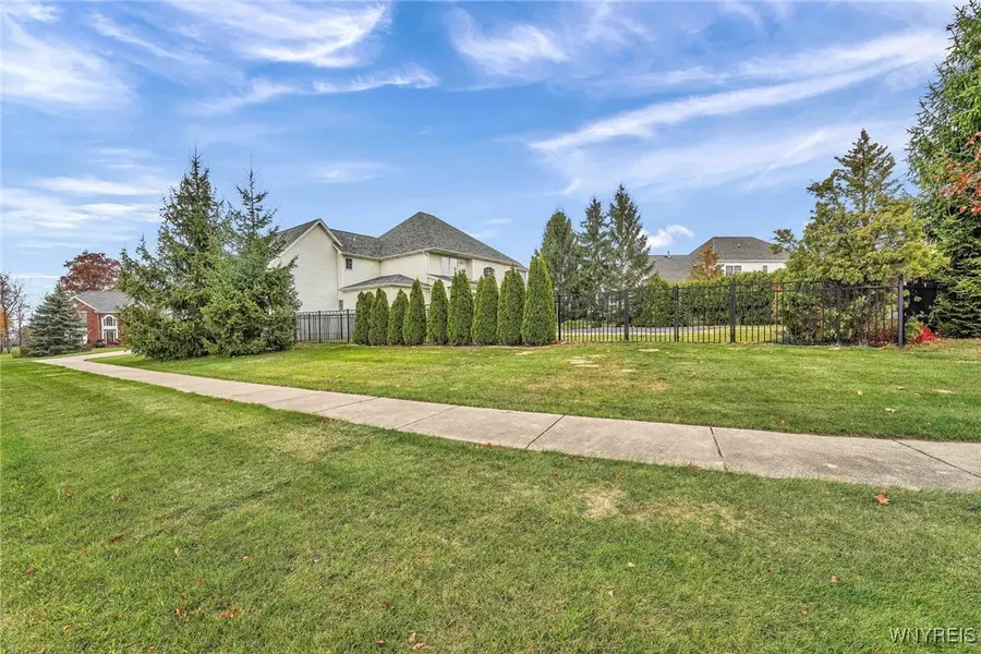 5294 Briercliff Drive, Hamburg, NY 14075 - Image #3