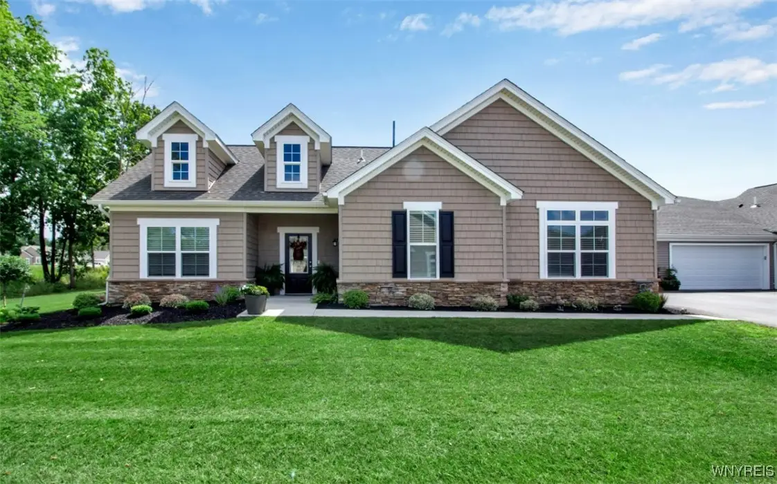 5665 Southwestern Boulevard #14B, Hamburg, NY 14075 - Image #1