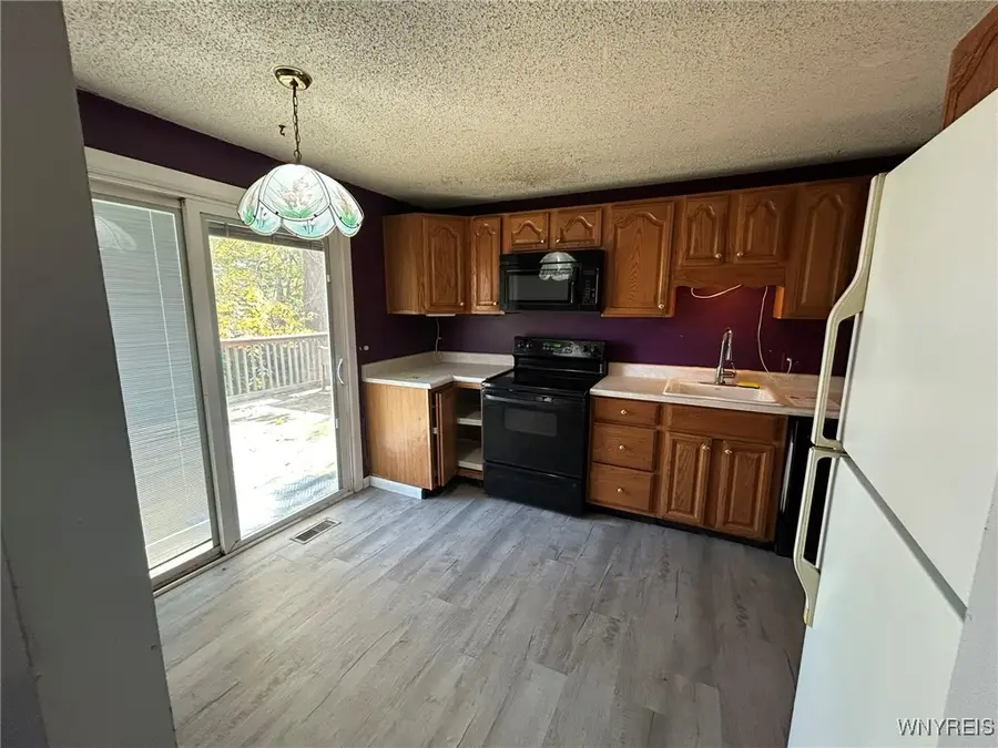 4889 Springway Lane, Hamburg, NY 14075 - Image #2