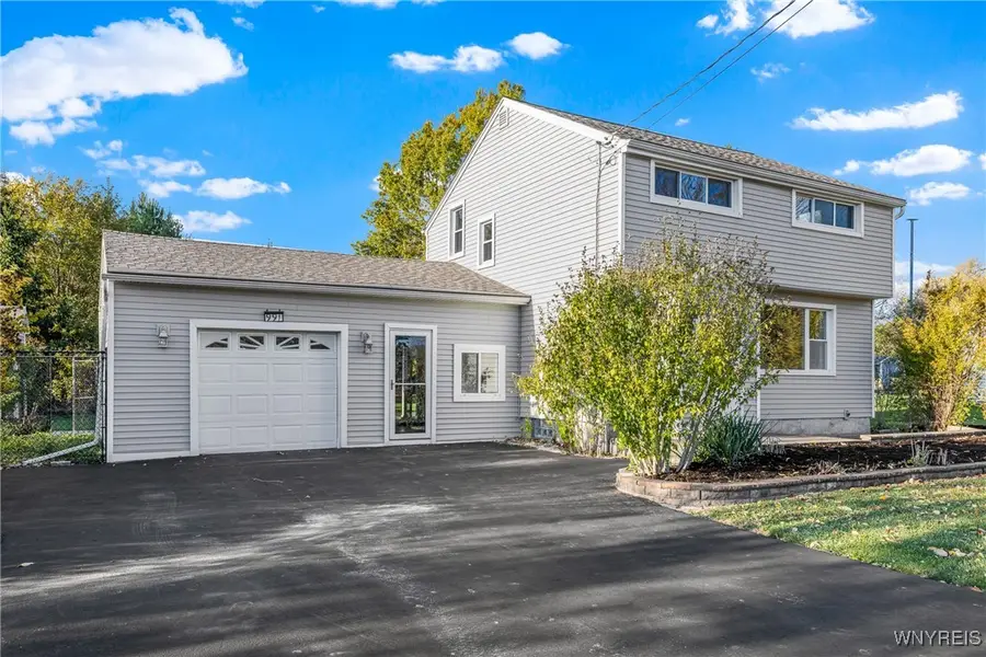 991 S Brookside Drive, Lewiston, NY 14092 - Image #2