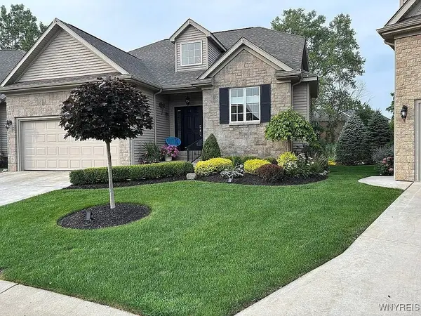 30 Logan Lane, Lancaster, NY 14086