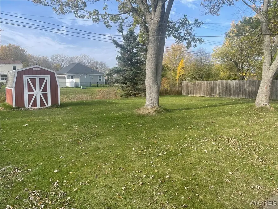 406 Brookwood Drive, Hamburg, NY 14075 - Image #2